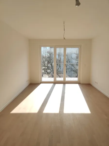 Lichtdurchflutet 3-Zimmer Wohnung mit Zwei Bäder, sonnigem Süd-Balkon und Einbauküche — photo 1